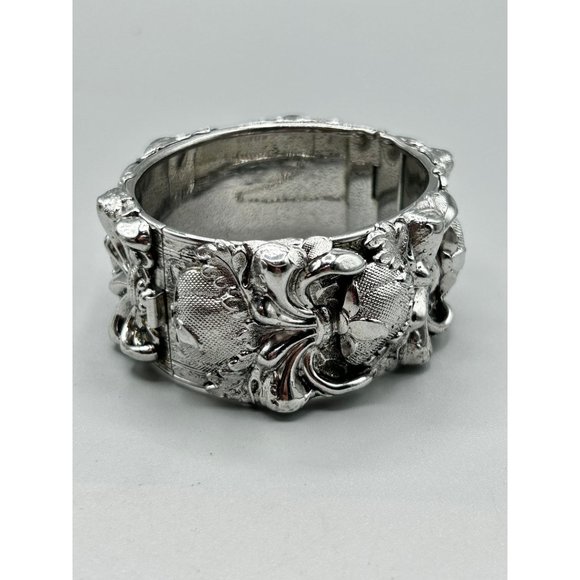 Repousse Hinge Bangle Bracelet Silver Tone Wide Ornate Textured Vintage Bracelet - Picture 6 of 10